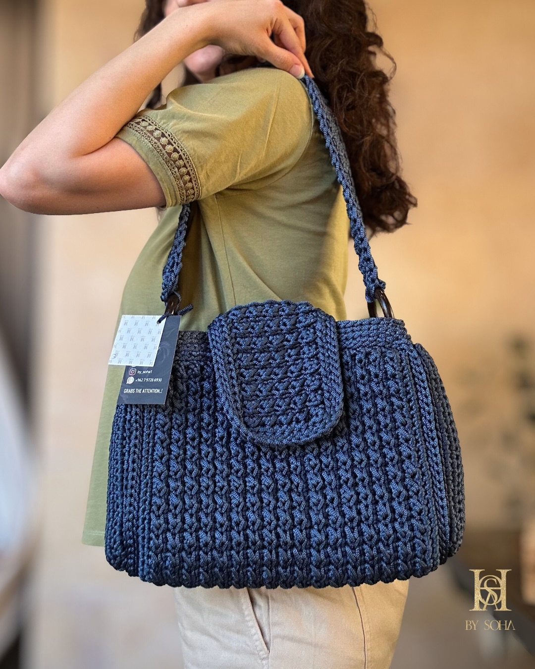 CHIC AND PRACTICAL HANDBAG حقيبة عملية و انيقة