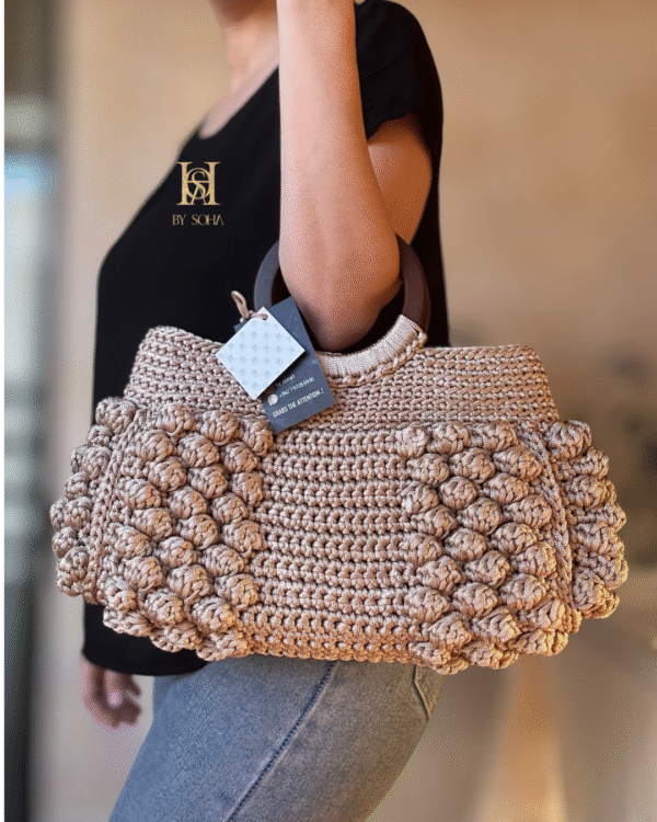 ⁦حقيبة بالعرض مع يد خشبية bag with wooden handle⁩ - الصورة ⁦2⁩