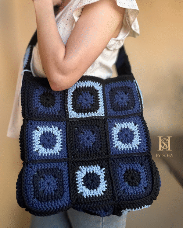 ⁦حقيبة بمربعات الجراني Granny square bag⁩ - الصورة ⁦10⁩