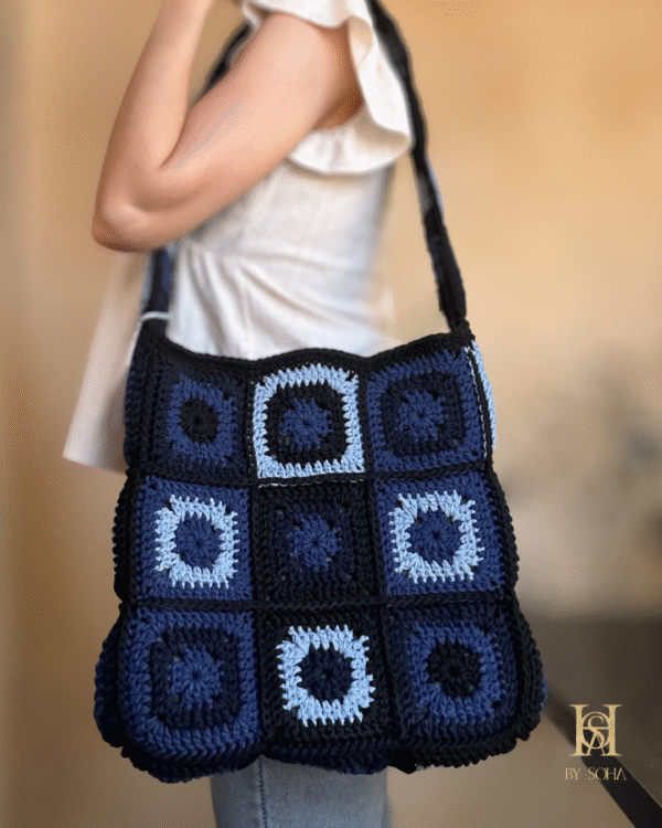 ⁦حقيبة بمربعات الجراني Granny square bag⁩ - الصورة ⁦7⁩