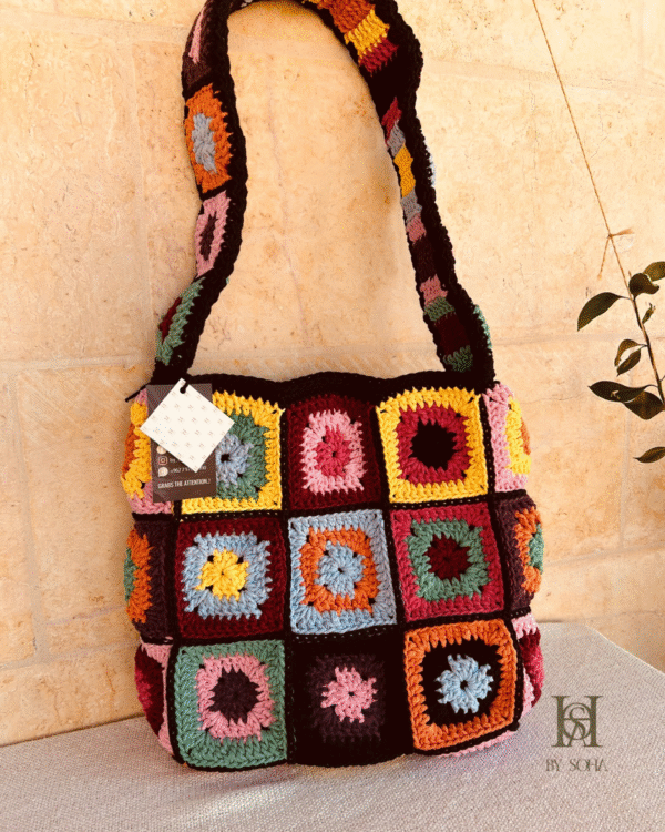 ⁦حقيبة بمربعات الجراني Granny square bag⁩ - الصورة ⁦9⁩